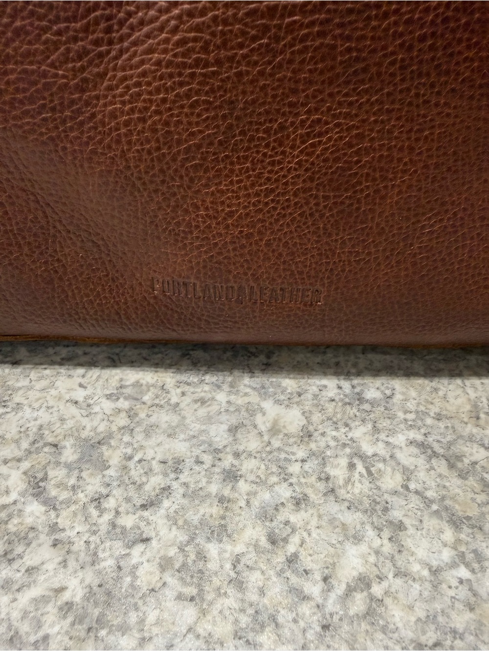 Portland Leather Asheville Oversize Namoi Leather Shoulder Bag - Picture 2 of 6